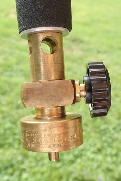 Bernzomatic-brass-connector-with-warnings
