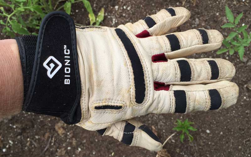 flex zones on Bionic ReliefGrip garden gloves