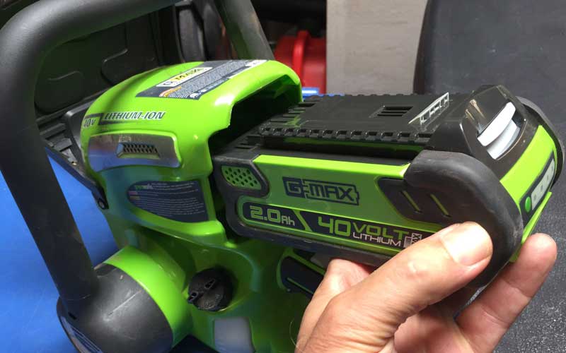 Greenworks Chainsaw Battery Insertion