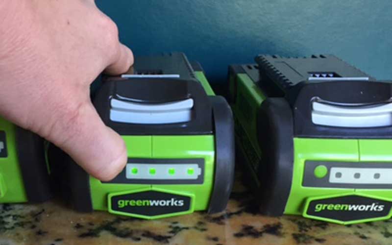 Greenworks battery indicator