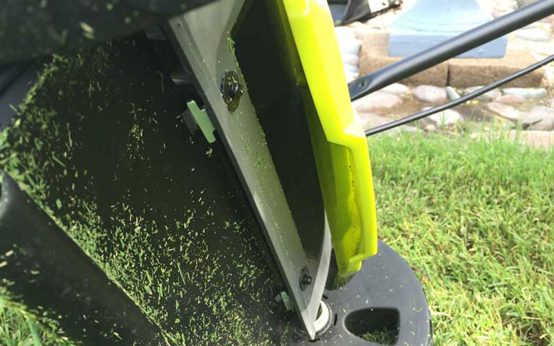 SunJoe Cordless Lawn Mower Gap Between Mower and Flap