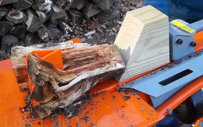 yardmax-log-splitter-wood-cut